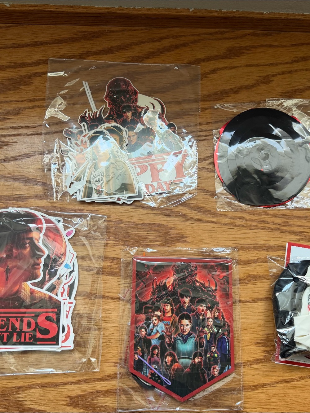 Stranger Things Red & Black Party Decoration Pack